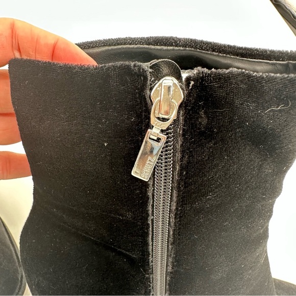 Schutz Carys Black High Heel Velvet Booties Size 9.5 - Picture 4 of 8